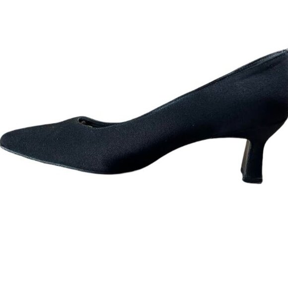 Stuart Weitzman Chisel Toe Black Fabric Pumps Classic Elegant Shoes  Size 8B EUC - Picture 4 of 11
